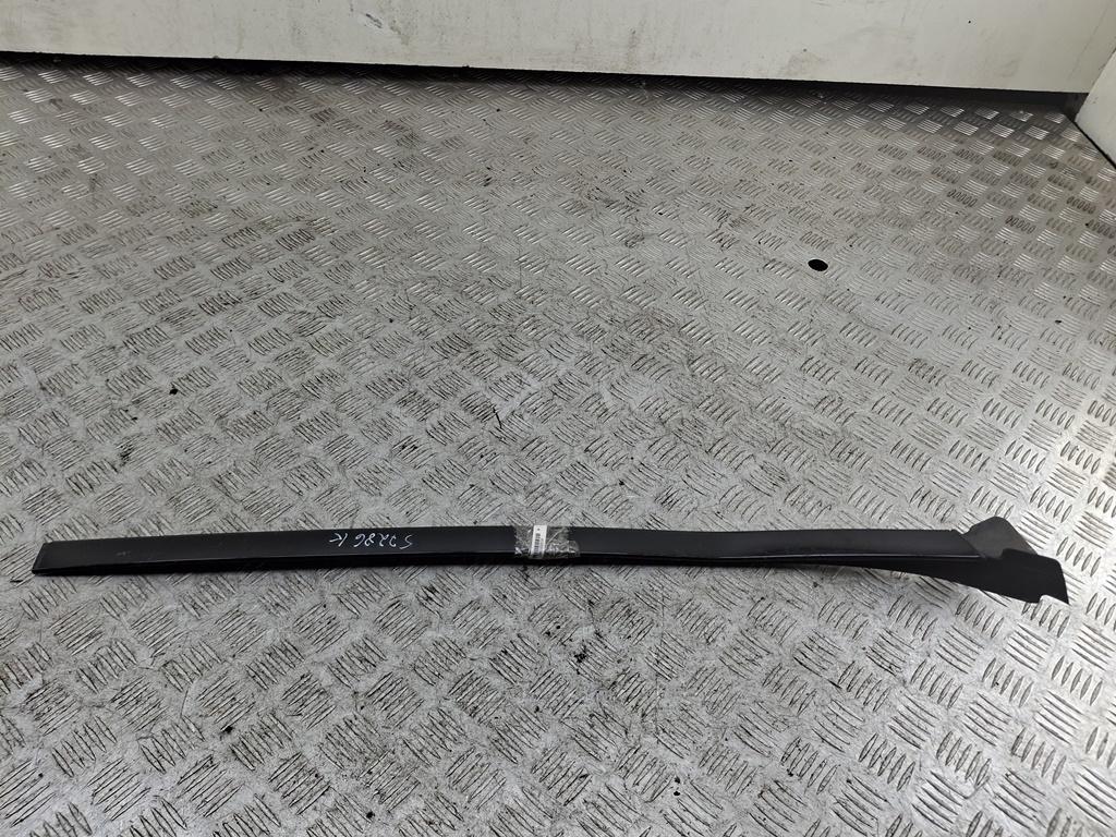 молдинг лобового стекла Mercedes-Benz E-Класс W212/S212/C207/A207 2010, 3.0 л., дизель, АКПП, бежевый, универсал, 2126900982 - фото №1