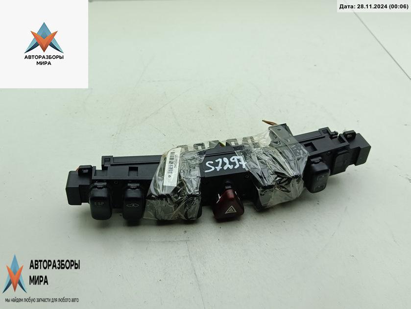 кнопка (выключатель) Mercedes-Benz S-Класс W220 1999, 3.2 л., бензин, АКПП, серый, седан, 2208205810 - фото №1