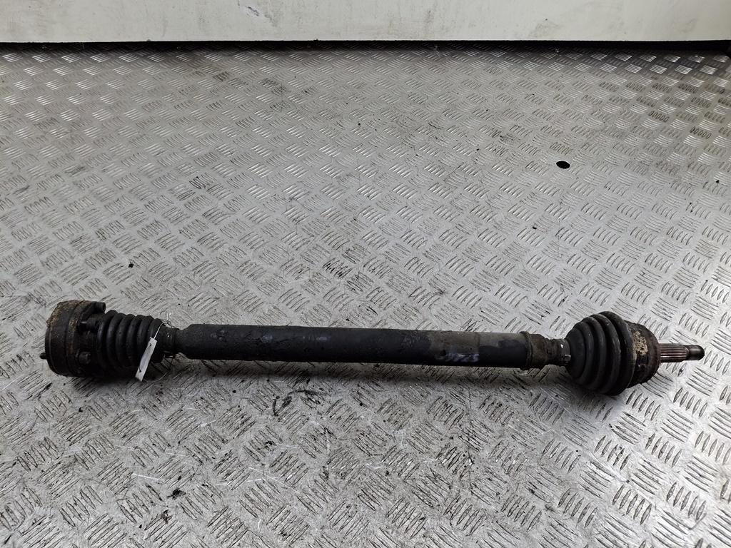 полуось передняя правая (приводной вал, ШРУС) Volkswagen Golf-3 1995, 1.4 л., бензин, МКПП, серый, хетчбэк 3 дв.