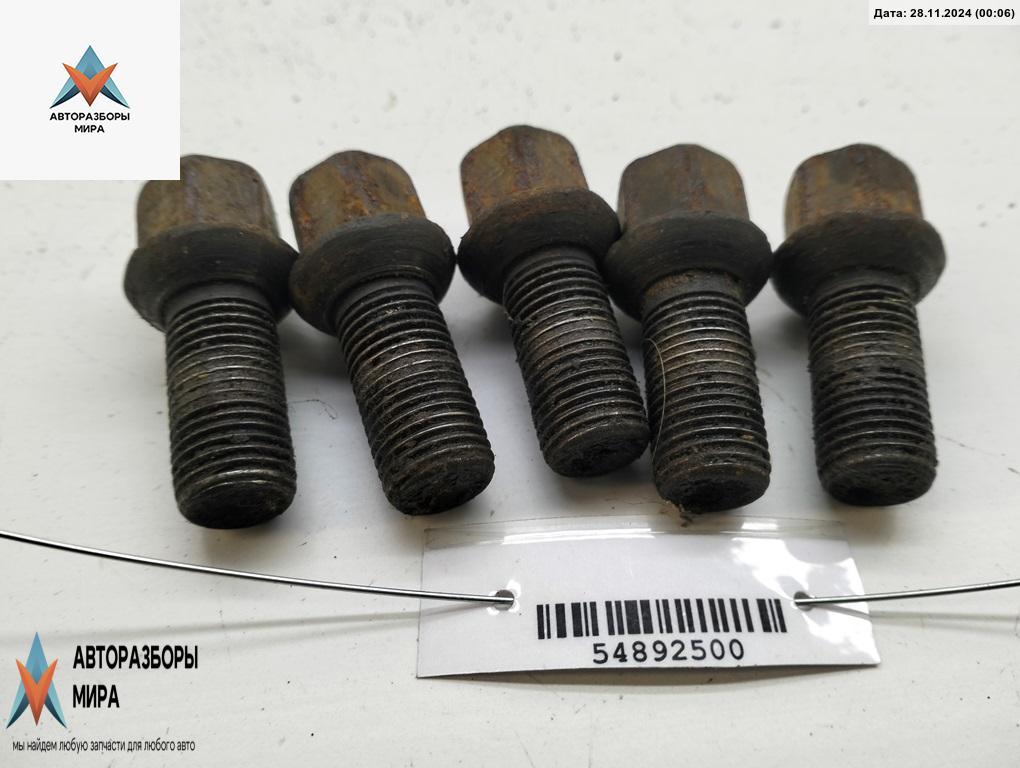 болт колесный Volkswagen Golf 4 поколение 2000, 1.4 л., бензин, МКПП, красный, хетчбэк 5 дв., 8D0601139D - фото №1