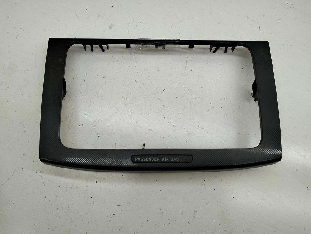 накладка на торпедо (консоль) Volkswagen Passat B6 2006, 1.6 л., бензин, МКПП, серый, универсал, 3C0858069M - фото №1