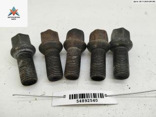 болт колесный Volkswagen Passat B5 1998, 1.8 л., бензин, МКПП, зелёный, универсал, 8D0601139D