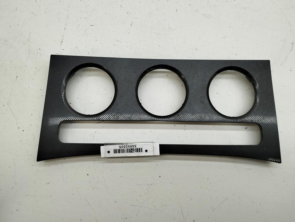 накладка на торпедо (консоль) Volkswagen Passat B6 2006, 1.6 л., бензин, МКПП, серый, универсал, 3C0863100 - фото №1