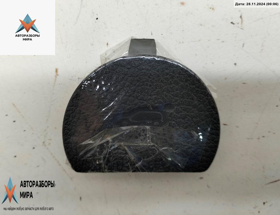 заглушка Volkswagen Golf 6 поколение 2011, 2.0 л., дизель, МКПП, чёрный, универсал, 1K9867747 - фото №1