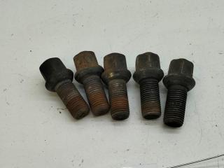 болт колесный Volkswagen Passat B6 2006, 2.0 л., дизель, МКПП, серый, универсал, 8D0601139D