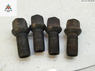 болт колесный Volkswagen Passat B5 1998, 1.8 л., бензин, МКПП, зелёный, универсал, 8D0601139D