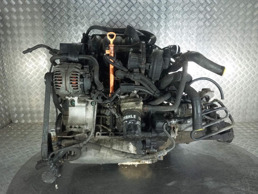 двигатель Volkswagen Golf 4 поколение 2000, Бензин 1.6, цвет, APF - фото №1