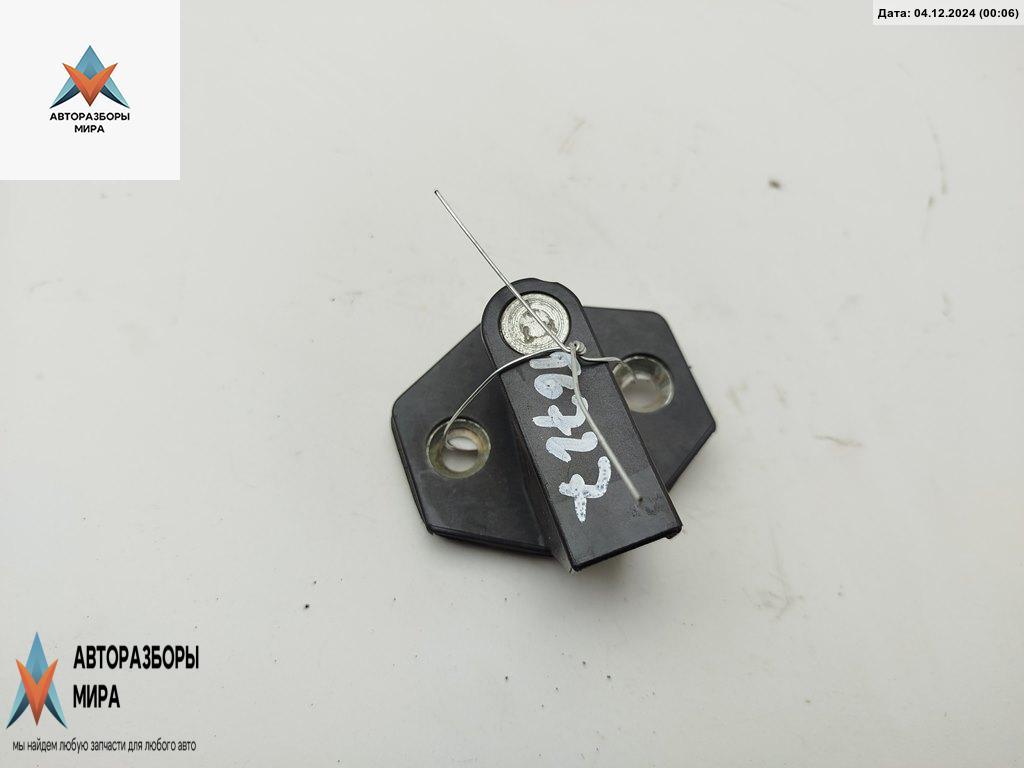 выключатель концевой (концевик) BMW 5 серия E39 1997, 2.5 л., бензин, МКПП, серый, универсал, 8176350 - фото №1