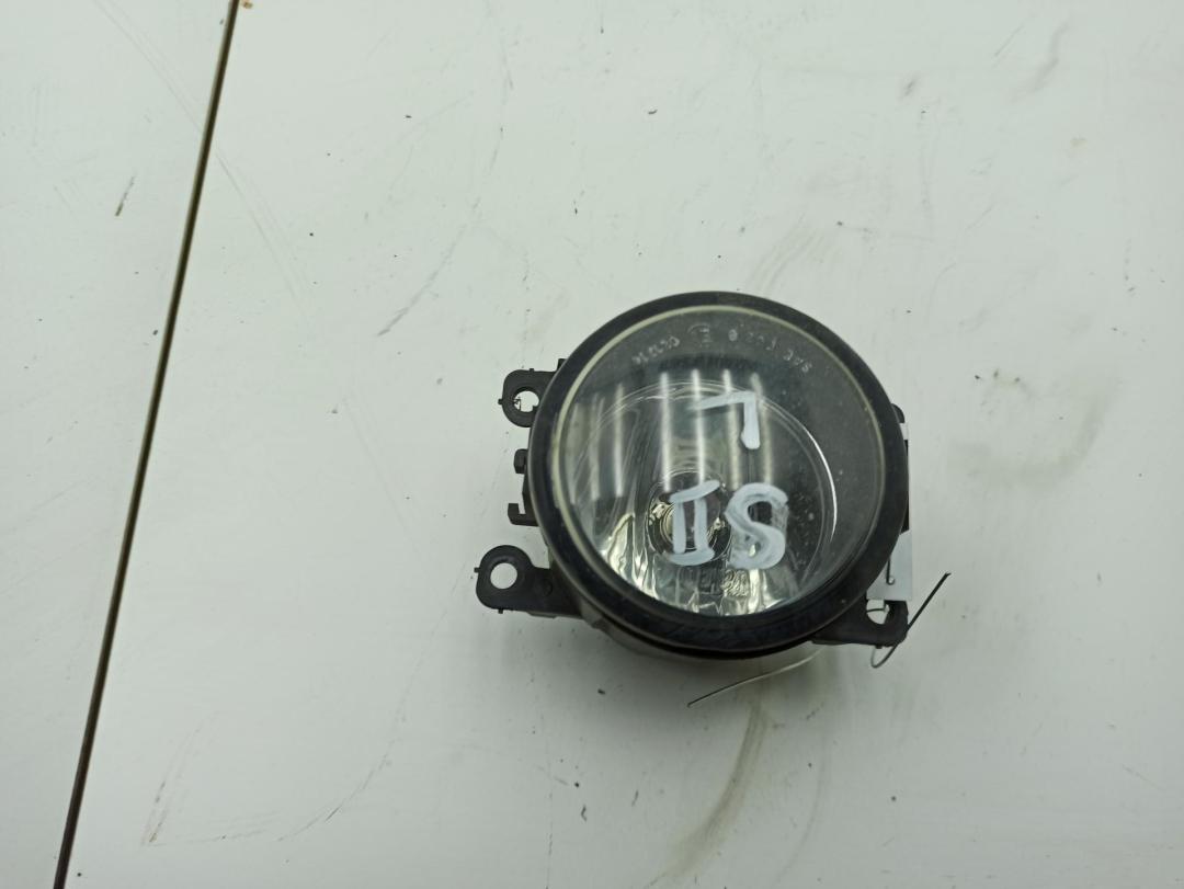 фара противотуманная левая Renault Scenic 2 поколение 2005, 2.0 л., бензин, МКПП, серый, минивэн, 8200074008 - фото №1