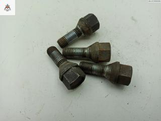 болт колесный Renault Megane 2 поколение 2004, 1.4 л., бензин, МКПП, чёрный, хетчбэк 3 дв.