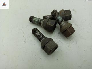 болт колесный Renault Megane 2 поколение 2004, 1.4 л., бензин, МКПП, чёрный, хетчбэк 3 дв.