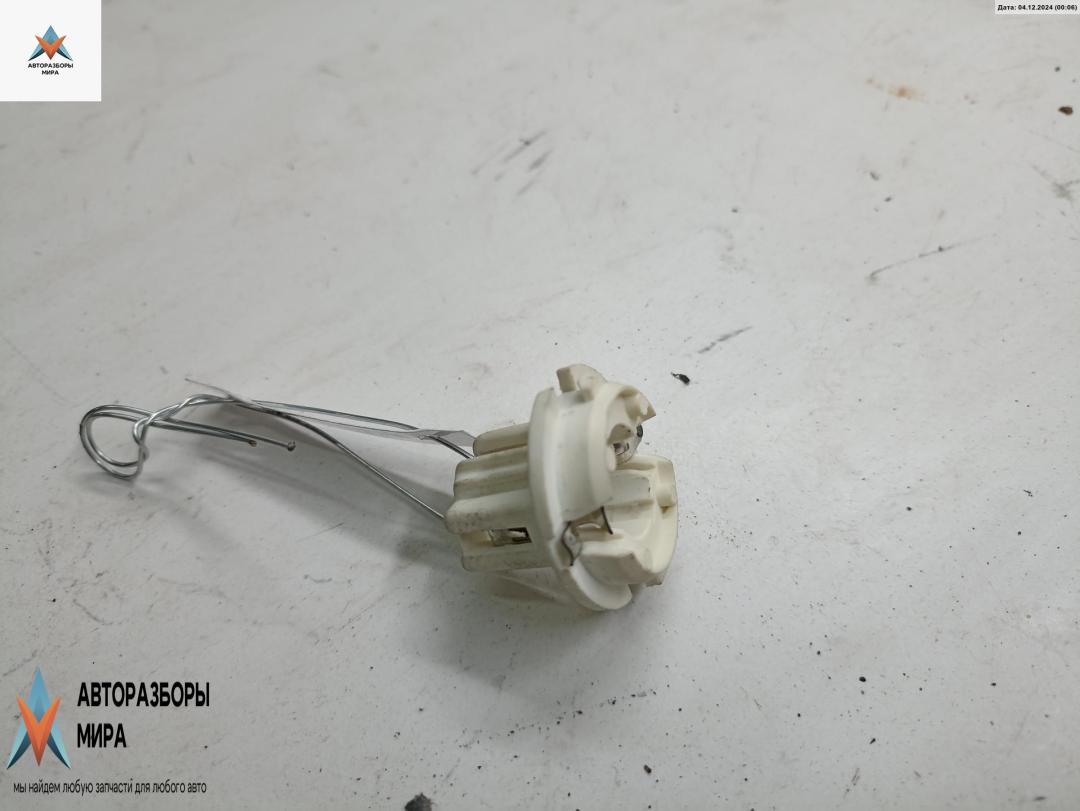 Патрон лампы фонаря Opel Vectra C 2003, 2.2 л., дизель, МКПП, серый, универсал - фото №1