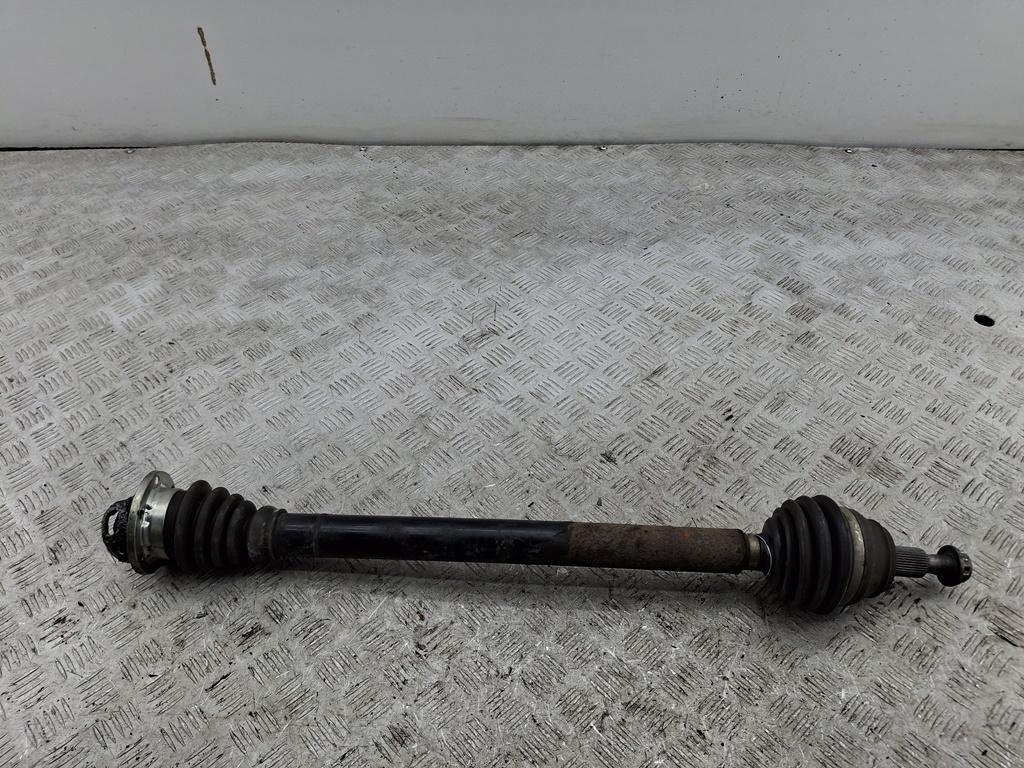 полуось передняя правая (приводной вал, ШРУС) Skoda Octavia mk1 (A4 1U) 2000, 2.0 л., бензин, МКПП, серый, универсал