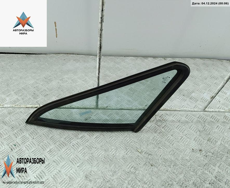 стекло (иные) Volkswagen Passat B3 1991, 1.8 л., бензин, АКПП, красный, седан - фото №1