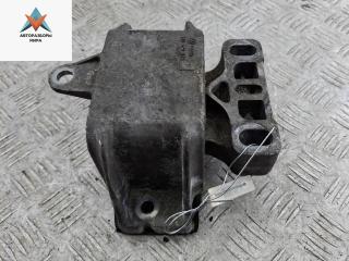 подушка крепления двигателя Volkswagen Golf 4 поколение 1999, 1.4 л., бензин, МКПП, чёрный, хетчбэк 3 дв.