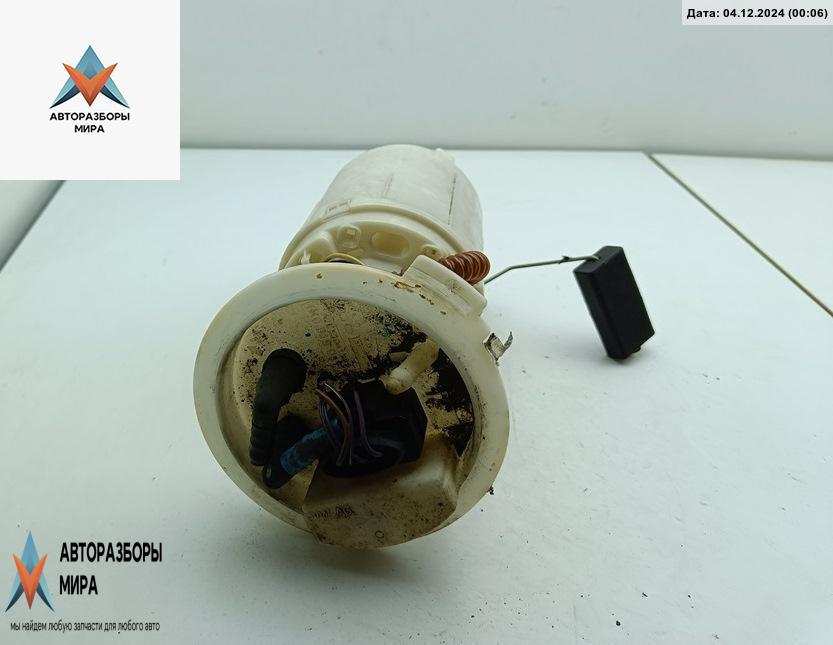 насос топливный Volkswagen Golf 5 поколение 2005, 1.6 л., бензин, МКПП, синий, хетчбэк 5 дв. - фото №1