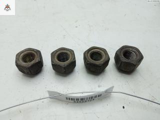 болт колесный Mazda 323 BJ 1999, 1.5 л., бензин, МКПП, зелёный, хетчбэк 5 дв.