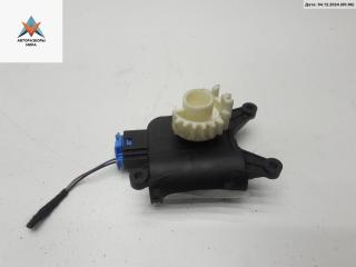моторчик заслонки печки Volkswagen Caddy 3 поколение 2005, 2.0 л., дизель, МКПП, белый, фургон, 0132801336