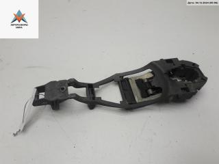 Корпус (держатель) ручки двери передней левой Volkswagen Polo 4 поколение [рестайлинг] 2005, 1.2 л., бензин, МКПП, серый, хетчбэк 3 дв., 3B0837885