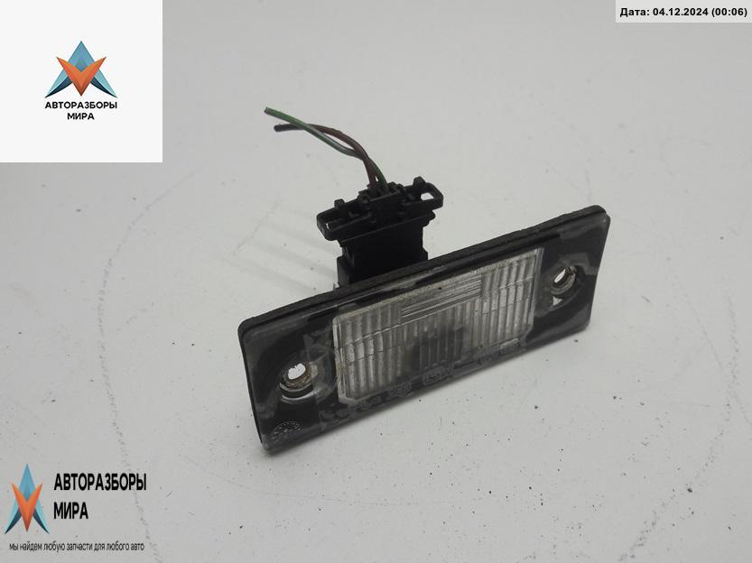 подсветка номера Volkswagen Golf 4 поколение 2003, 1.9 л., дизель, МКПП, серый, универсал, 1J5943 - фото №1