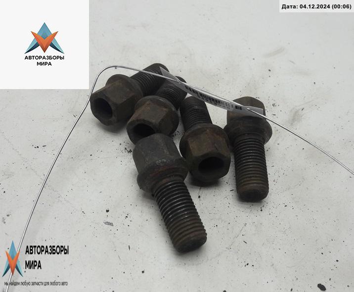 болт колесный Volkswagen Passat B6 2006, 2.0 л., бензин, МКПП, серый, универсал - фото №1