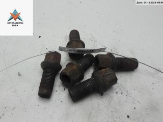 болт колесный Volkswagen Touran 1 поколение 2003, 2.0 л., дизель, МКПП, чёрный, минивэн