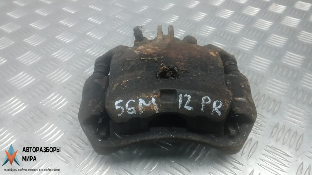 суппорт передний правый Nissan NV200 1 поколение 2012, 1.5 л., дизель, МКПП, 41001JX50B - фото №1