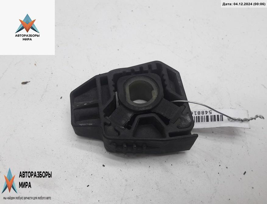 кронштейн радиатора Volkswagen Golf 4 поколение 1999, 1.6 л., бензин, МКПП, зелёный, хетчбэк 5 дв., 1J0806155 - фото №1