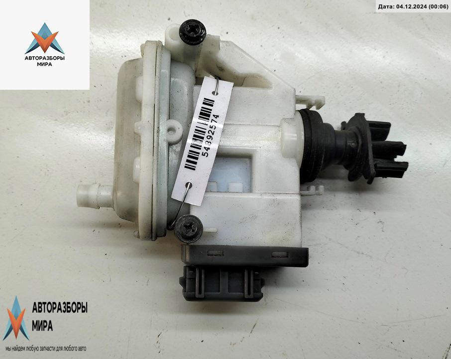 Активатор (привод) замка двери задней левой Volkswagen Passat B4 1995, 1.6 л., бензин, МКПП, серый, универсал, 3A0862153B - фото №1