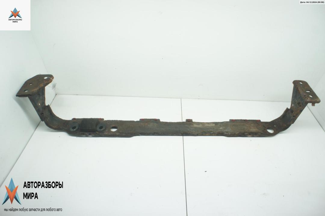 балка под радиатор Ford Focus 3 поколение 2012, 1.0 л., бензин, МКПП, красный, хетчбэк 5 дв. - фото №1