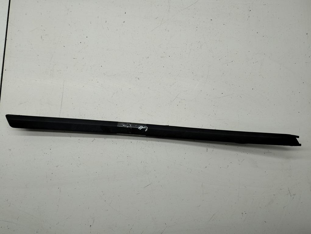 молдинг заднего бампера Volkswagen Passat B6 2006, 1.6 л., бензин, МКПП, серый, универсал, 3C9807459