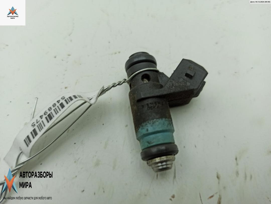 форсунка Renault Megane 2 поколение 2003, 1.4 л., бензин, МКПП, красный, хетчбэк 5 дв., 132254 - фото №1