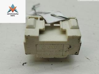 короб предохранителей Volkswagen Passat B4 1996, 1.6 л., бензин, МКПП, красный, универсал, 357937517E