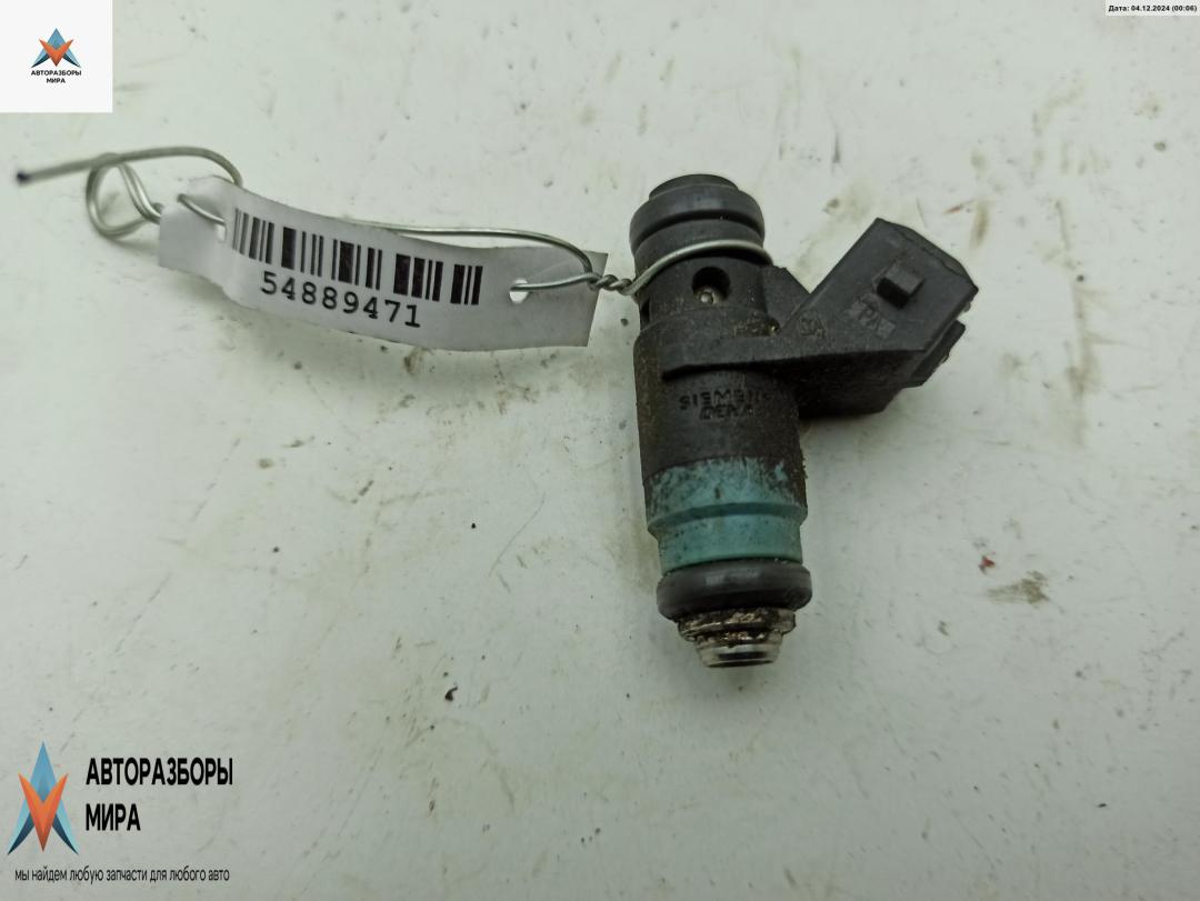 форсунка Renault Megane 2 поколение 2003, 1.4 л., бензин, МКПП, красный, хетчбэк 5 дв., 132254 - фото №1