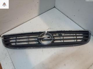 решетка радиатора Opel Zafira 1 поколение (A) 1999, красный, минивэн, 90580685
