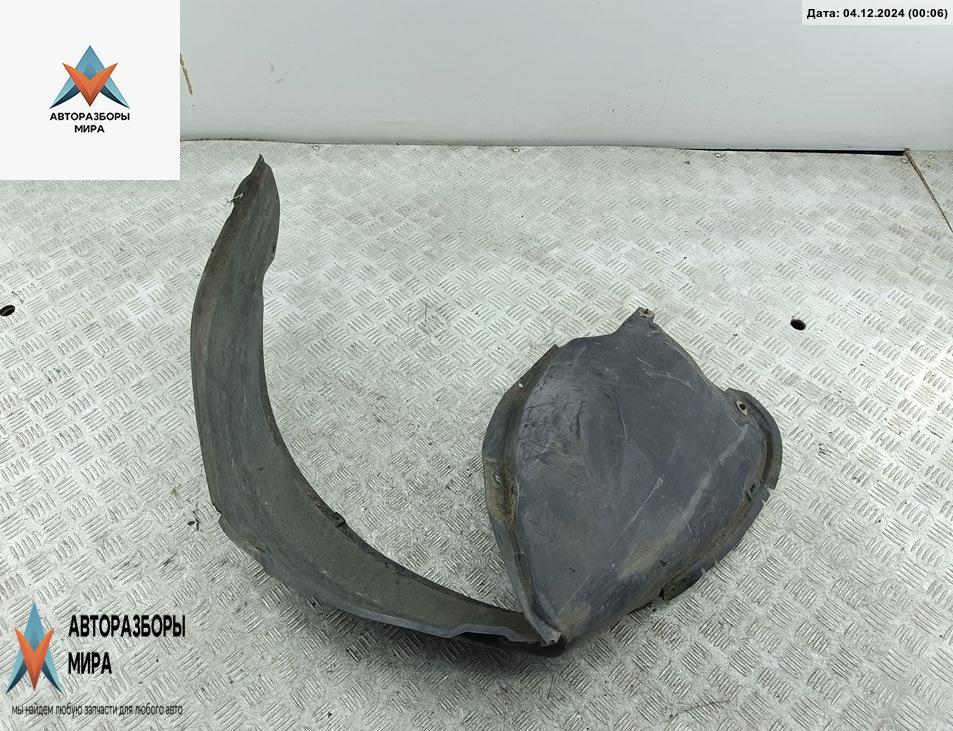 Подкрылок передний правый Audi 100 4A/C4 1992, 2.8 л., бензин, седан, 4A0821172B - фото №1
