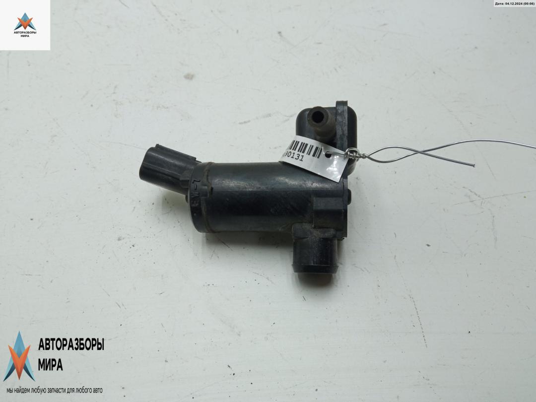 насос (моторчик) омывателя стекла Mitsubishi Grandis 1 поколение 2004, чёрный, минивэн, MN182397 - фото №1