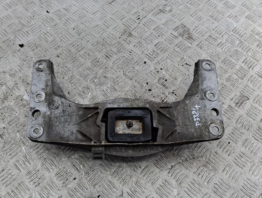 кронштейн КПП BMW 5 E60/E61 2006, 2.5 л., дизель, МКПП, серый, универсал, 6761106