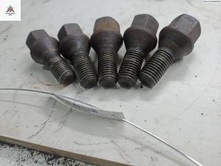 болт колесный Opel Astra H/Family [рестайлинг] 2005, 1.8 л., бензин, МКПП, серый, хетчбэк 5 дв.