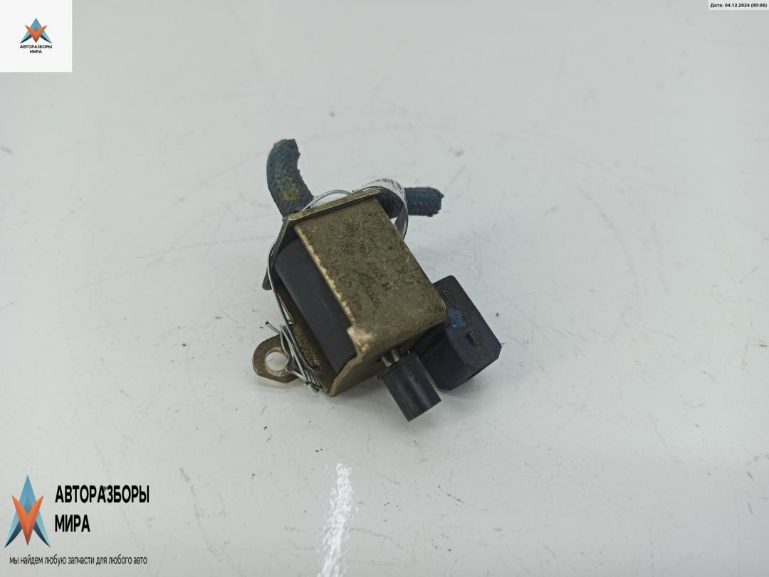 электромагнитный клапан Audi A6 4B/C5 1998, 2.4 л., бензин, МКПП, серый, универсал, 026906283H - фото №1