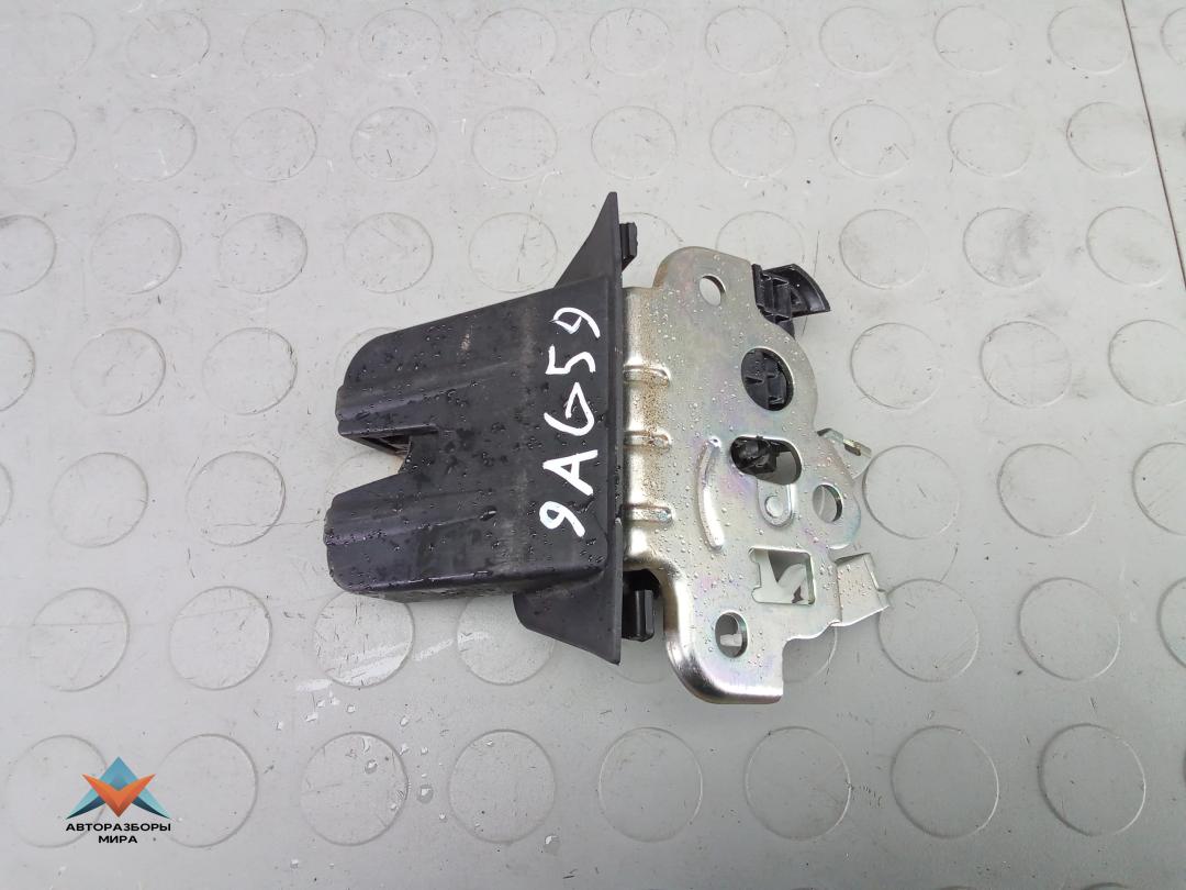 замок багажника Audi Q5 8R 2009, 2.0 л., дизель, МКПП, внедорожник 5 дв., 8R0827505 - фото №1