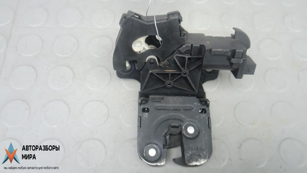 кнопка открытия багажника Audi A4 B8/8K 2007, 2.0 л., дизель, МКПП, универсал, 8E0827657H - фото №1