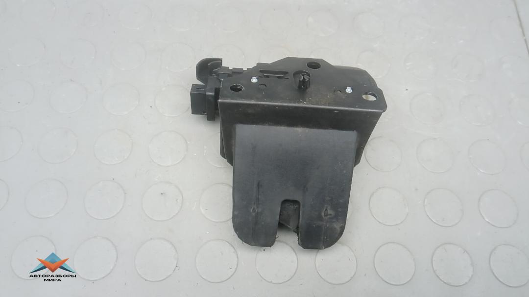 замок багажника Audi A6 4F/C6 2007, 2.0 л., дизель, МКПП, универсал - фото №1