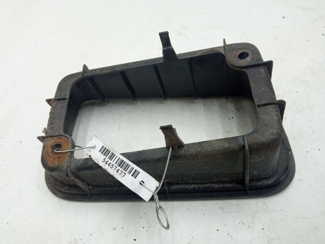 рамка фары противотуманной правой Mitsubishi Lancer 2004, 2.0 л., бензин, МКПП, синий, универсал, MR379312