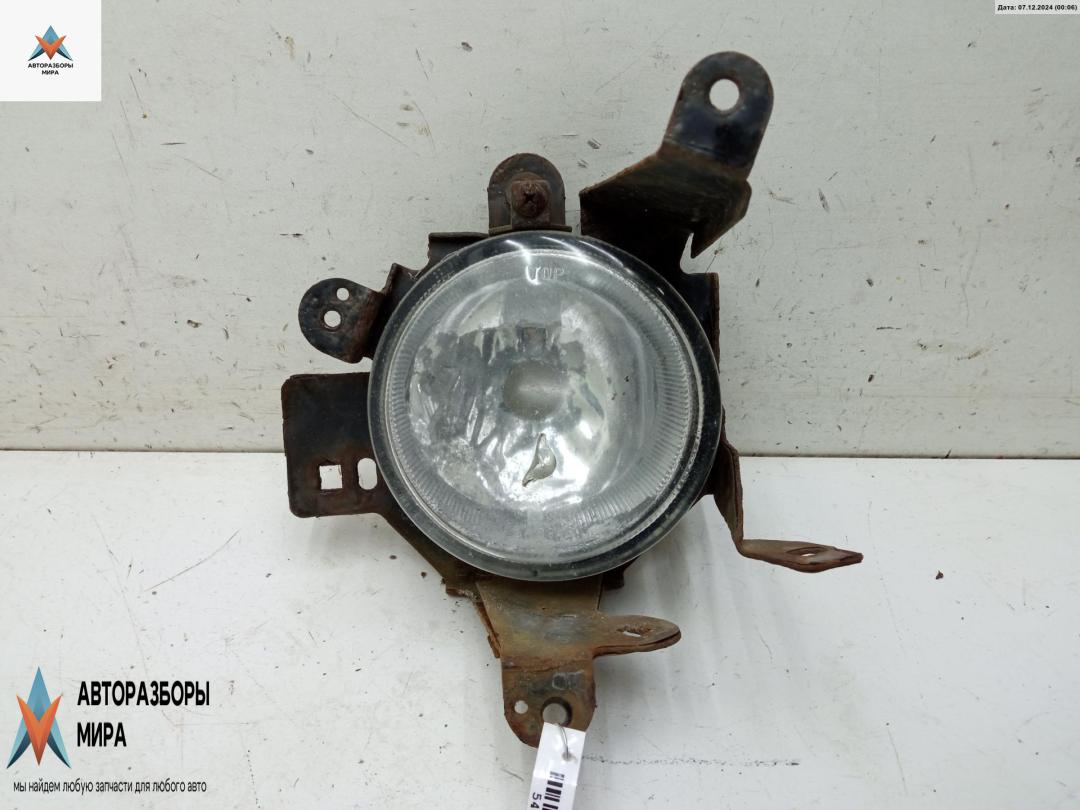 фара противотуманная правая Mitsubishi Grandis 1 поколение 2004, 2.4 л., бензин, МКПП, чёрный, минивэн - фото №1