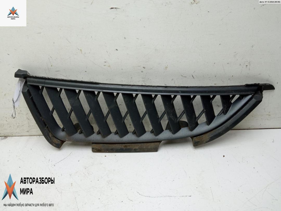 решетка радиатора Mitsubishi Grandis 1 поколение 2004, чёрный, минивэн, MN145455 - фото №1