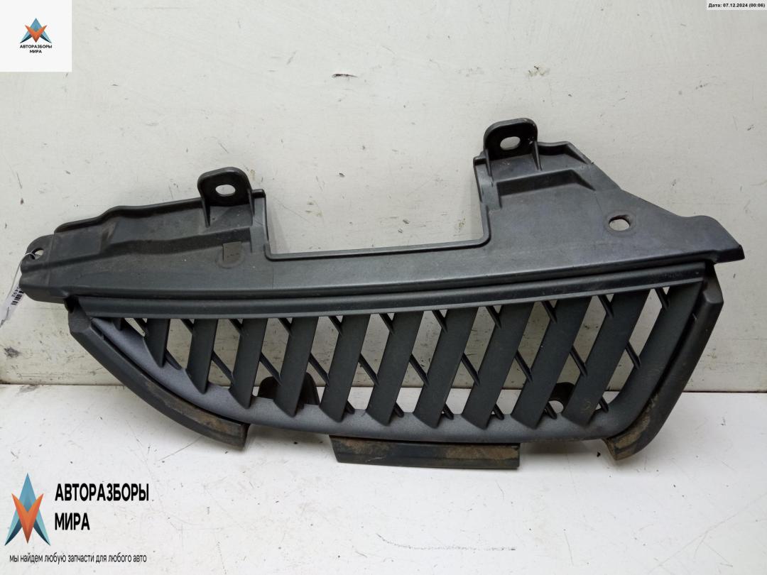 решетка радиатора Mitsubishi Grandis 1 поколение 2004, чёрный, минивэн, MN145456 - фото №1