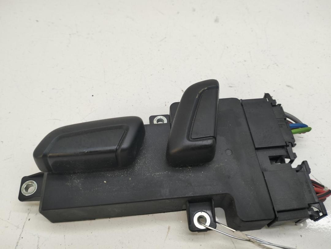 блок управления сиденьем Volkswagen Passat B7 USA 2012, 2.5 л., бензин, АКПП, синий, седан, 561959747A