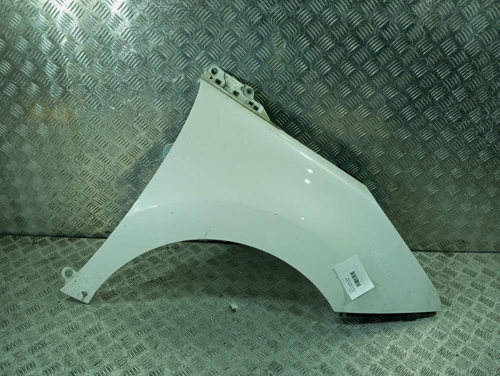 крыло переднее правое Peugeot 5008 1 поколение 2011, цвет - фото №1