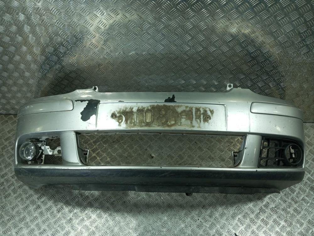 бампер передний Volkswagen Golf 5 поколение 2004, цвет, 1K0805903 - фото №1